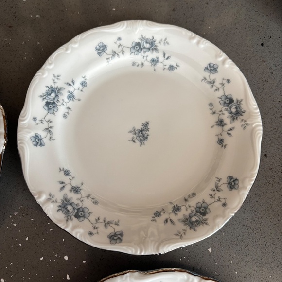 Vintage set of 4 Johann Haviland Blue Garland 6.25" bread plates - Picture 4 of 8